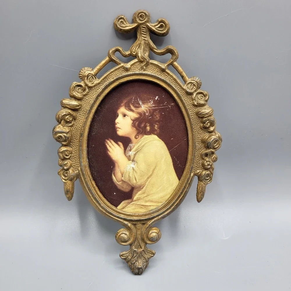 Vtg Hollywood Regency Ornate Brass Oval Wall Picture Frame Italy Praying Child